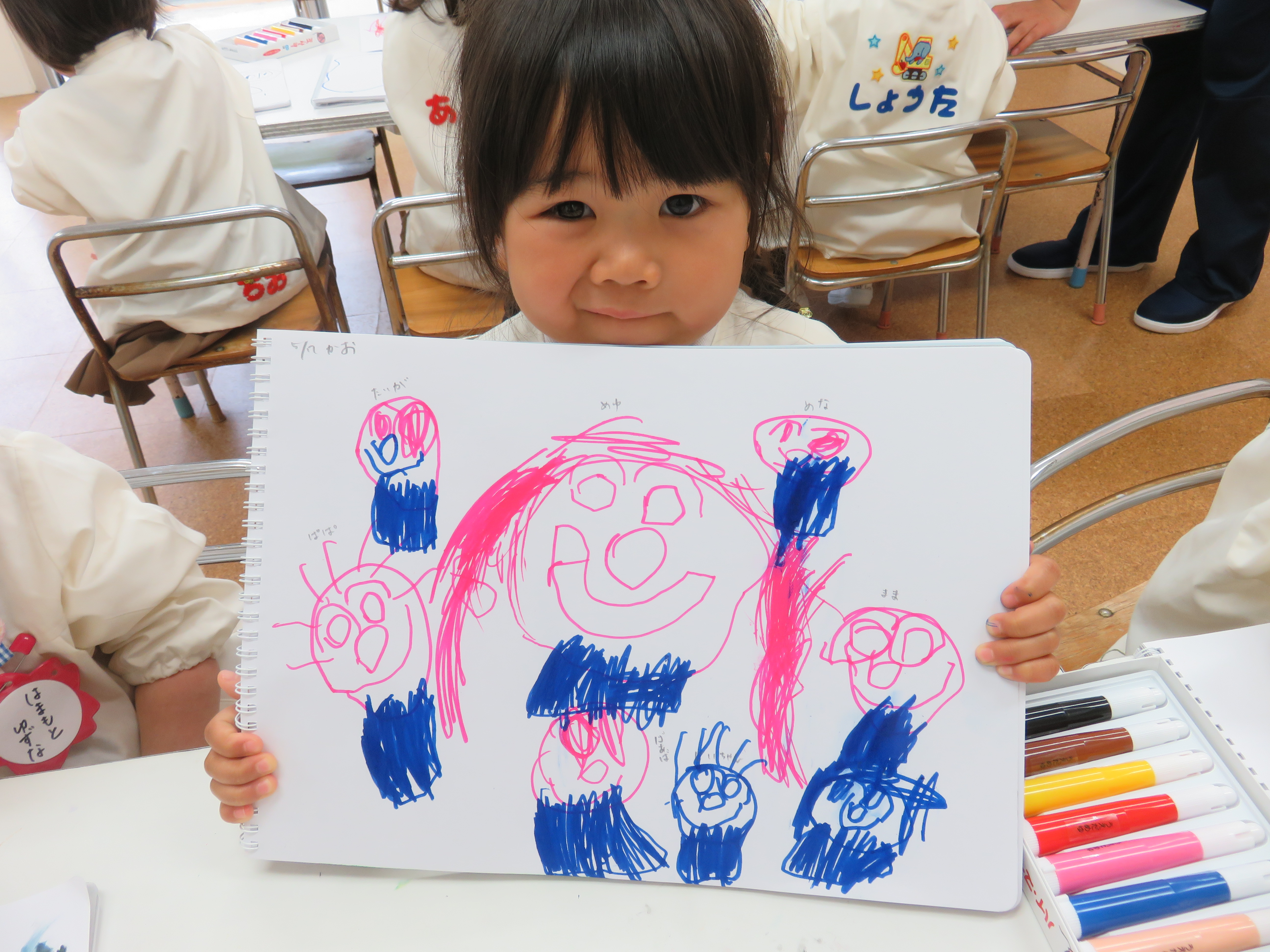 マーカーでお絵かき 年少 聖カタリナ大学短期大学部附属幼稚園 愛媛県松山市北条 カトリック