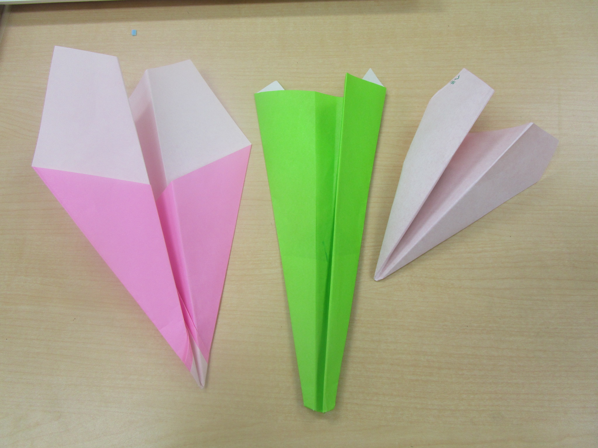 紙飛行機実験 年長 聖カタリナ大学短期大学部附属幼稚園 愛媛県松山市北条 カトリック